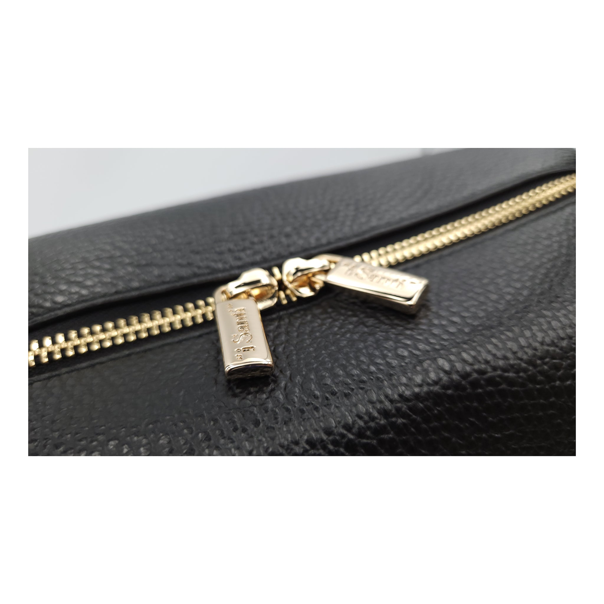 "i Santi" Classic Handbag - 2010